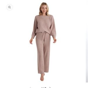 Softies Reverse Seam Marshmallow Crew Neck w/ Bracelet Sleeve